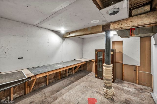 12831 Carrington Avenue, Cleveland, OH 44135