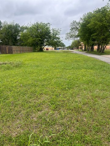 720 S Montgomery Street, Sherman, TX 75090