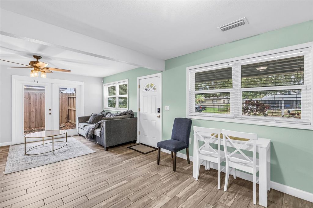 Image 11 of property listing at 4411 W LEILA AVENUE, Tampa, FL 33616