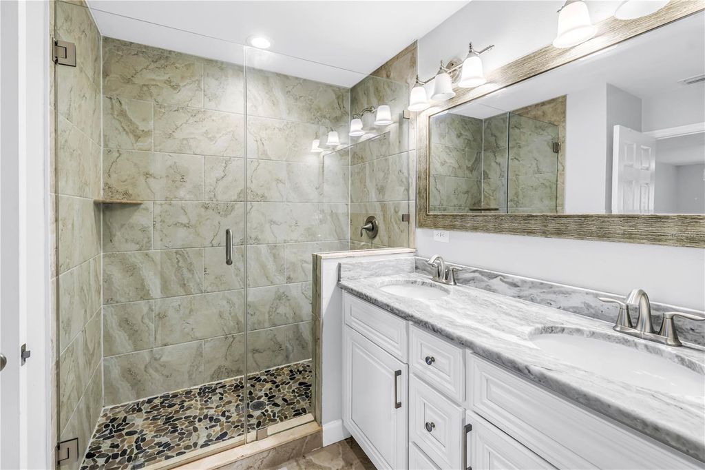 Image 28 of property listing at 4411 W LEILA AVENUE, Tampa, FL 33616