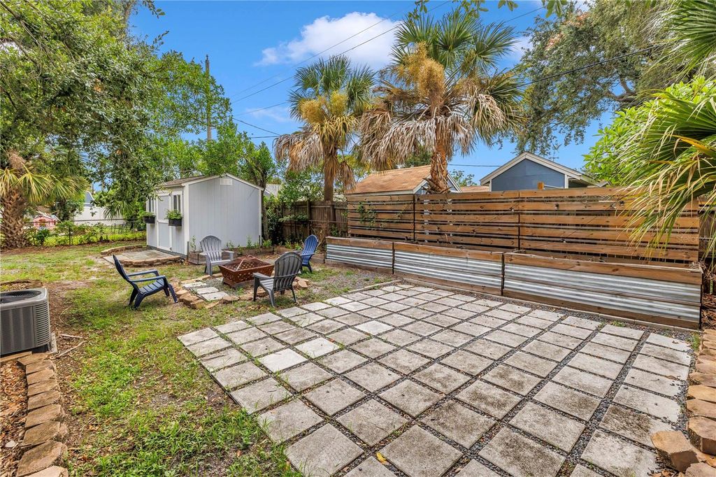 Image 33 of property listing at 4411 W LEILA AVENUE, Tampa, FL 33616