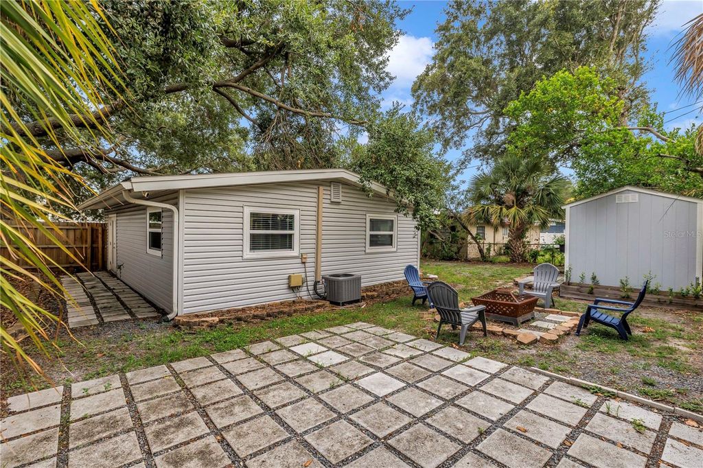 Image 34 of property listing at 4411 W LEILA AVENUE, Tampa, FL 33616