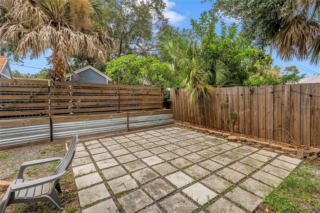Image 35 of property listing at 4411 W LEILA AVENUE, Tampa, FL 33616