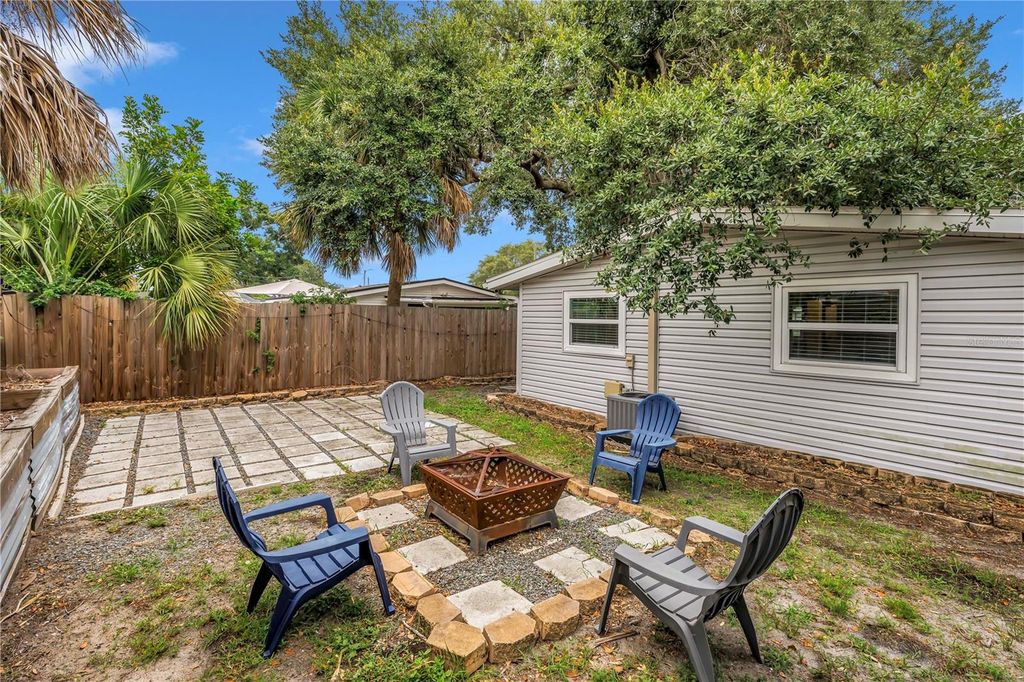 Image 37 of property listing at 4411 W LEILA AVENUE, Tampa, FL 33616