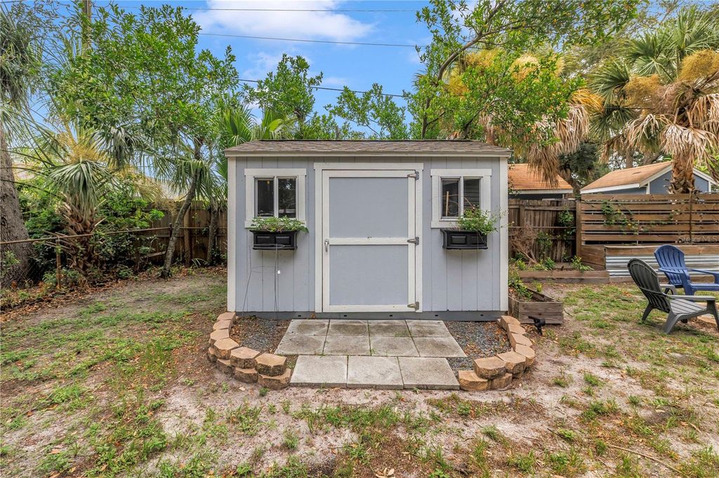 Image 39 of property listing at 4411 W LEILA AVENUE, Tampa, FL 33616