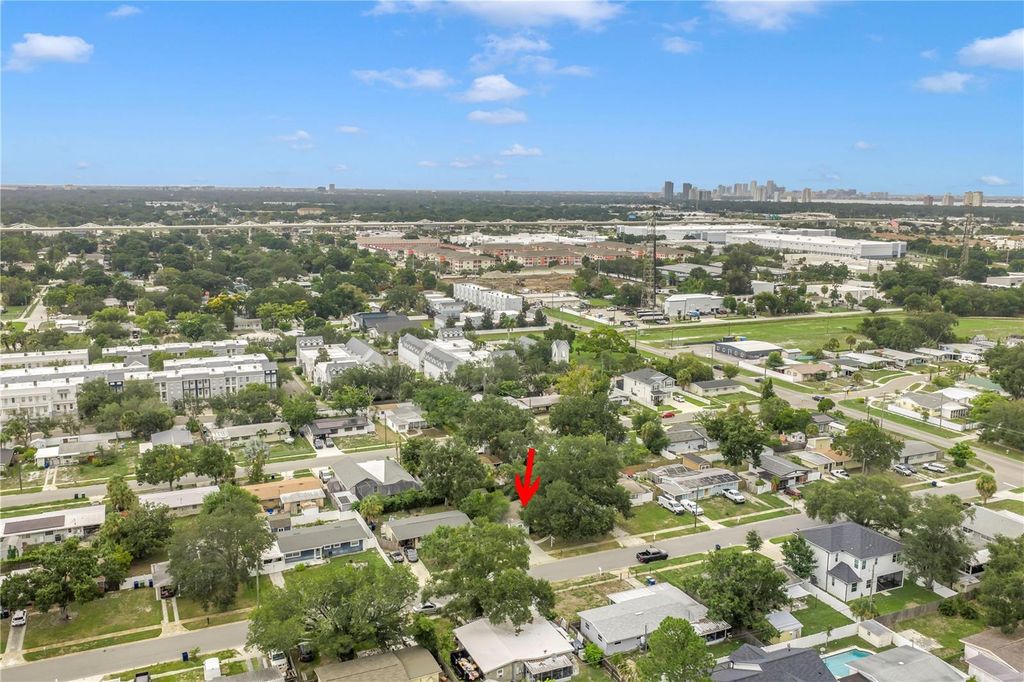 Image 44 of property listing at 4411 W LEILA AVENUE, Tampa, FL 33616