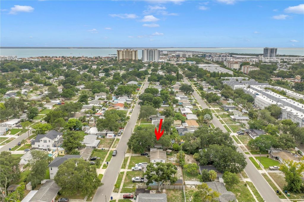 Image 47 of property listing at 4411 W LEILA AVENUE, Tampa, FL 33616