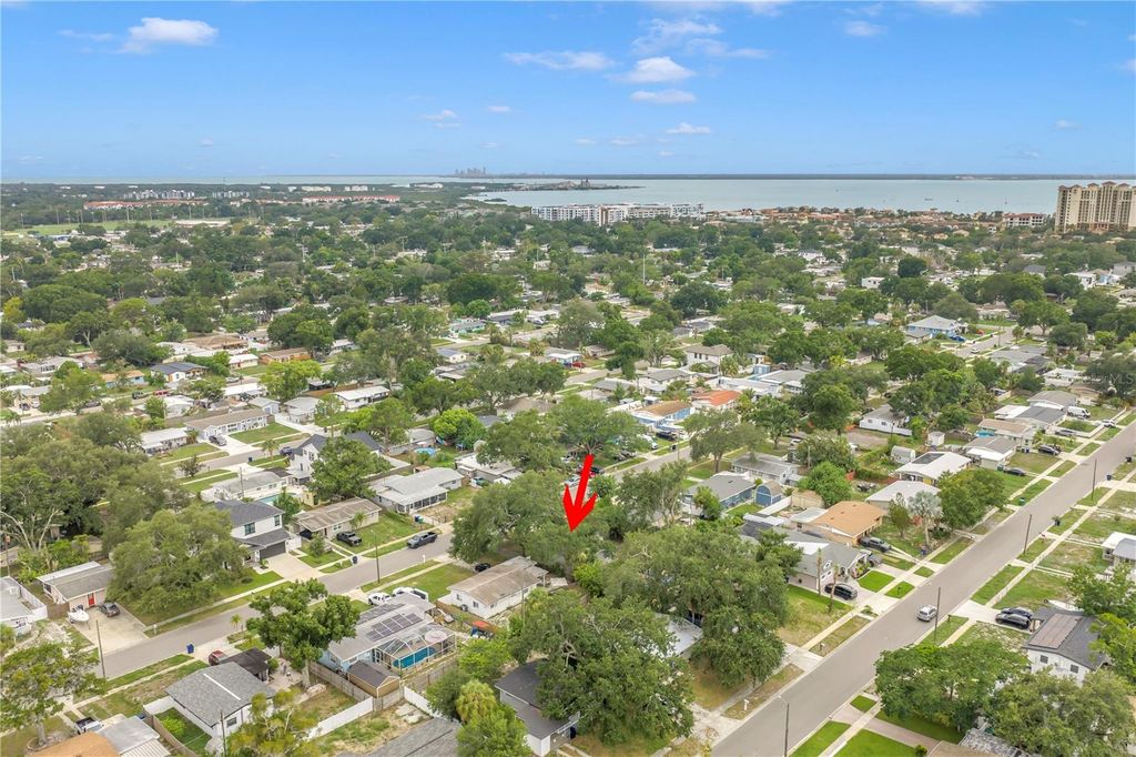 Image 48 of property listing at 4411 W LEILA AVENUE, Tampa, FL 33616
