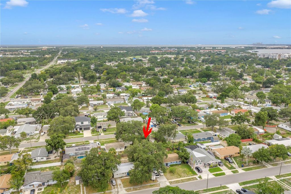 Image 49 of property listing at 4411 W LEILA AVENUE, Tampa, FL 33616