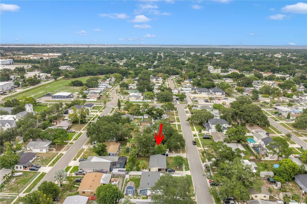 Image 52 of property listing at 4411 W LEILA AVENUE, Tampa, FL 33616