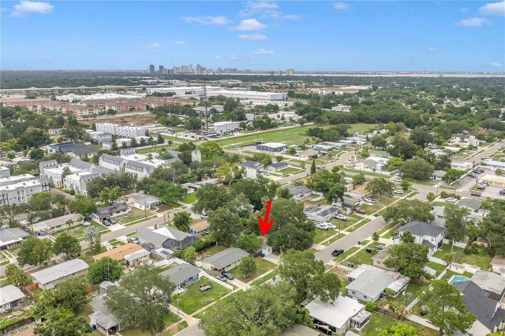 Image 53 of property listing at 4411 W LEILA AVENUE, Tampa, FL 33616