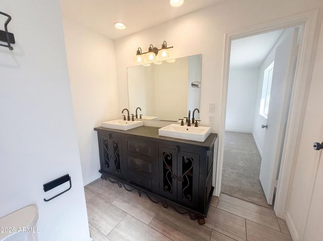 3450 E COLUMBINE Drive, Phoenix, AZ 85032