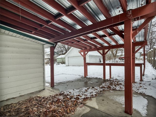 819 Cleveland Avenue, Des Moines, IA 50316