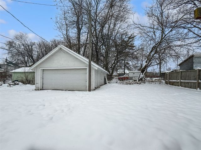 819 Cleveland Avenue, Des Moines, IA 50316