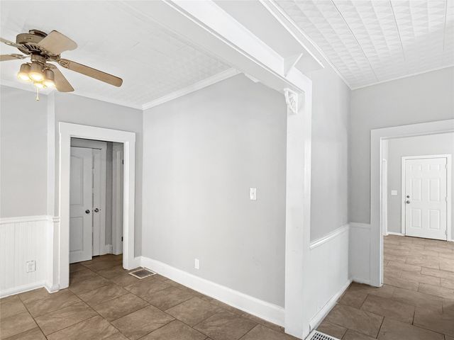 819 Cleveland Avenue, Des Moines, IA 50316