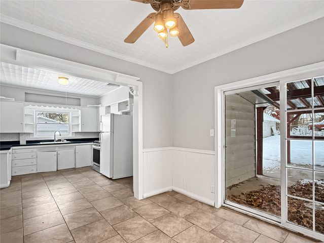 819 Cleveland Avenue, Des Moines, IA 50316