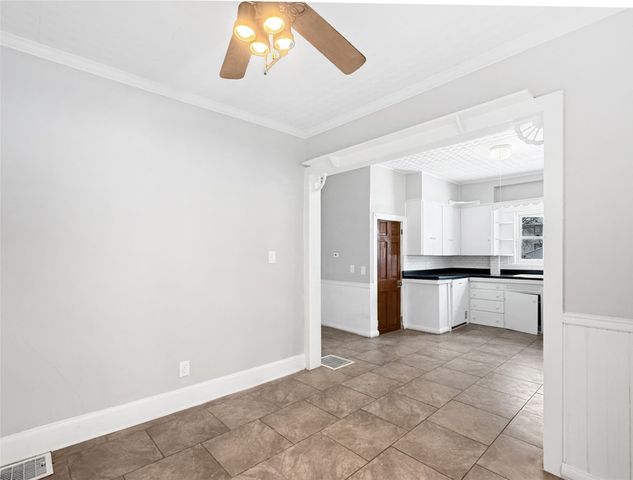 819 Cleveland Avenue, Des Moines, IA 50316