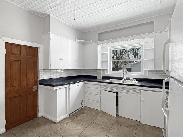 819 Cleveland Avenue, Des Moines, IA 50316