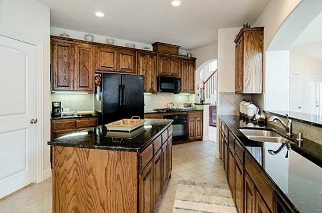 1822 BREEDS HILL, Garland, TX 75040