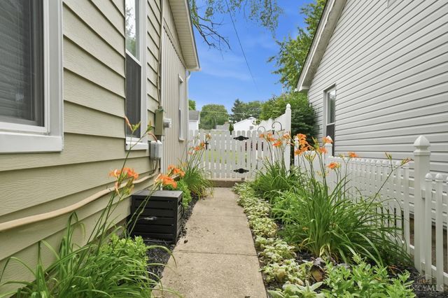 10 S east, Lebanon, OH 45036