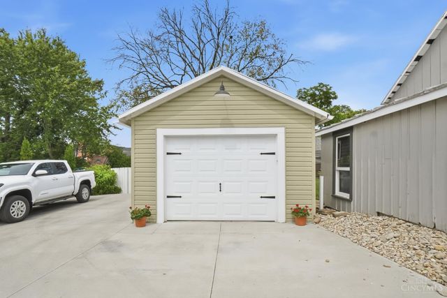 10 S east, Lebanon, OH 45036