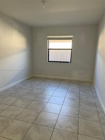 2541 SE 1st St, Homestead, FL 33033