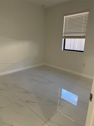 2541 SE 1st St, Homestead, FL 33033