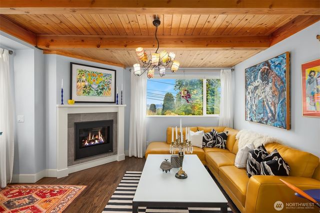 3010 NE 55th Street, Seattle, WA 98105