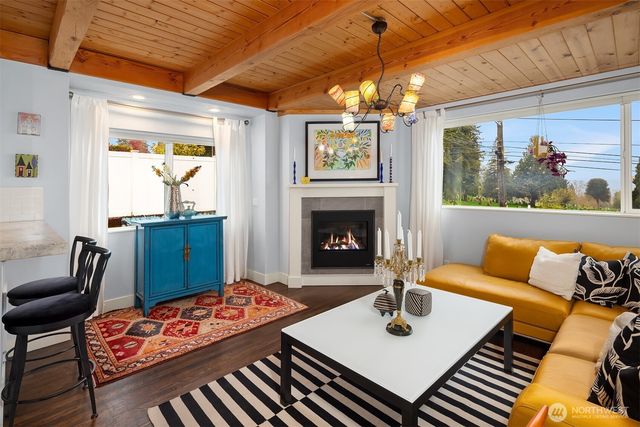 3010 NE 55th Street, Seattle, WA 98105