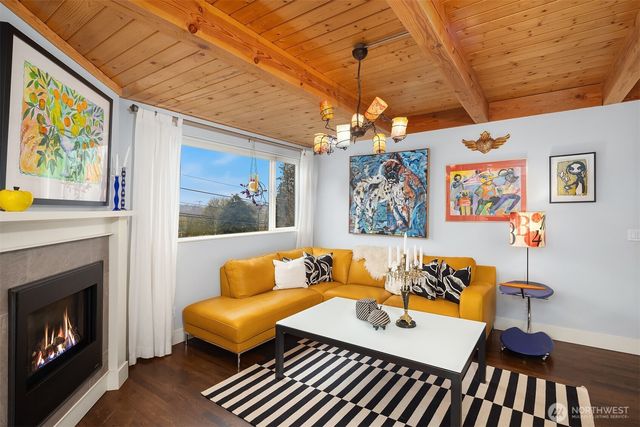 3010 NE 55th Street, Seattle, WA 98105