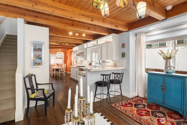 3010 NE 55th Street, Seattle, WA 98105