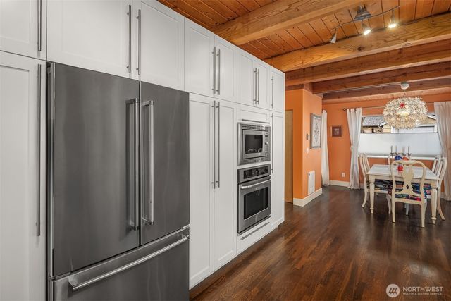 3010 NE 55th Street, Seattle, WA 98105