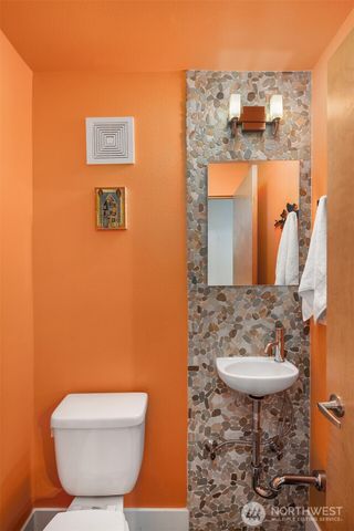 3010 NE 55th Street, Seattle, WA 98105