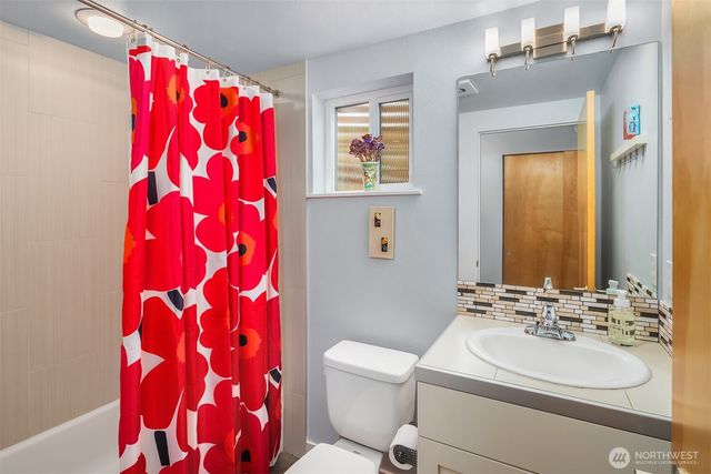 3010 NE 55th Street, Seattle, WA 98105