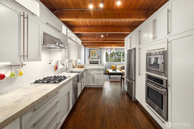 3010 NE 55th Street, Seattle, WA 98105