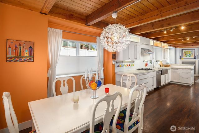 3010 NE 55th Street, Seattle, WA 98105