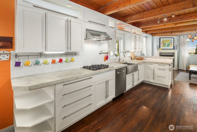 3010 NE 55th Street, Seattle, WA 98105