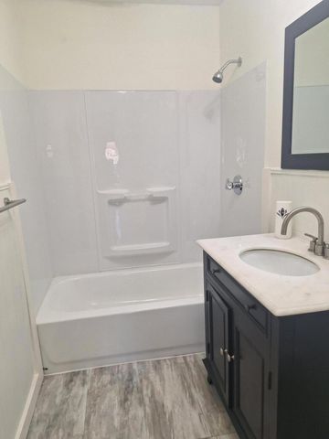 6734 Baring Avenue, Hammond, IN 46324
