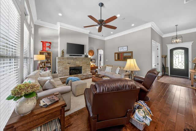 268 Oak Grove Way, Bullard, TX 75757