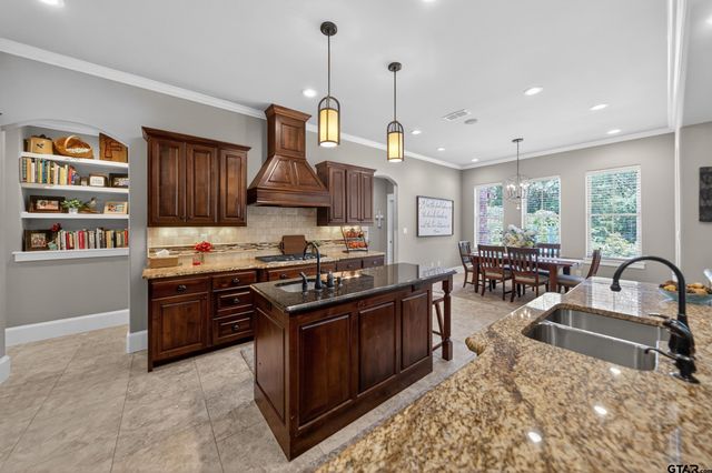 268 Oak Grove Way, Bullard, TX 75757