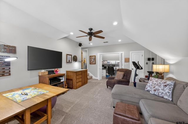 268 Oak Grove Way, Bullard, TX 75757