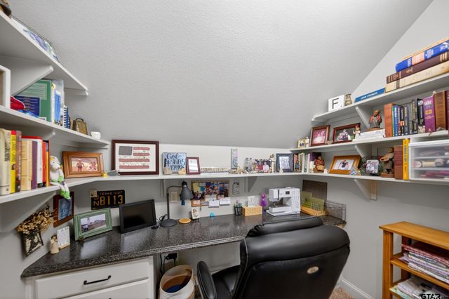 268 Oak Grove Way, Bullard, TX 75757