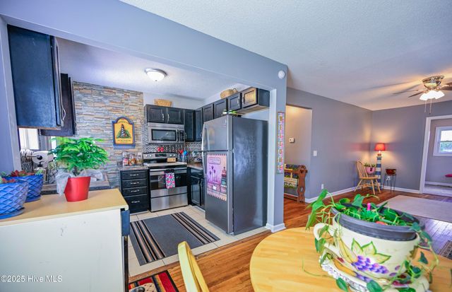 410 Sherwood Road, Jacksonville, NC 28540