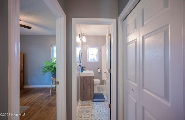 410 Sherwood Road, Jacksonville, NC 28540