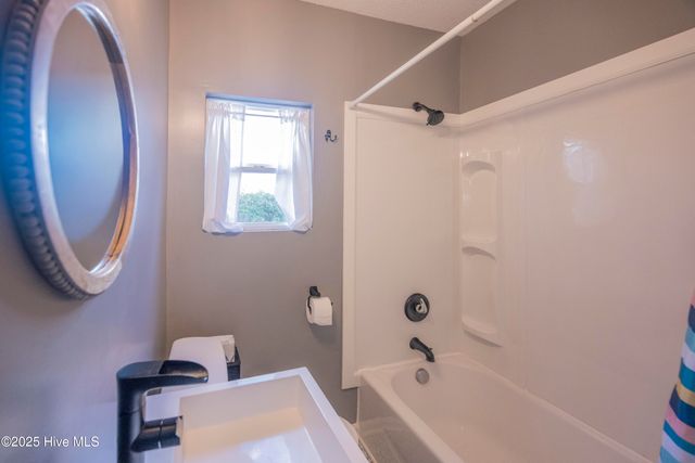 410 Sherwood Road, Jacksonville, NC 28540