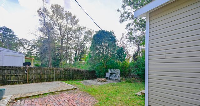 410 Sherwood Road, Jacksonville, NC 28540