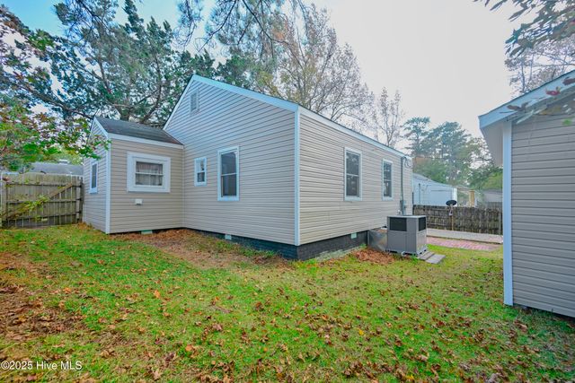 410 Sherwood Road, Jacksonville, NC 28540