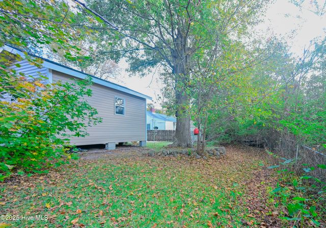 410 Sherwood Road, Jacksonville, NC 28540