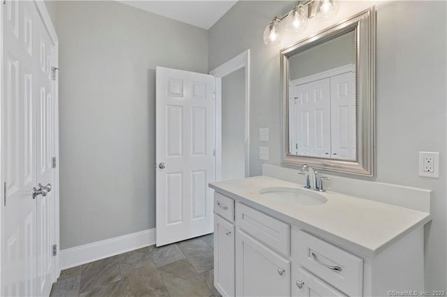 73 W Main Street 6, Clinton, CT 06413