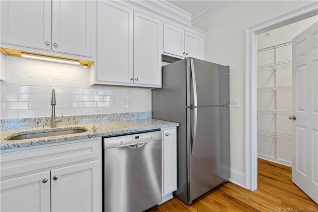 73 W Main Street 6, Clinton, CT 06413